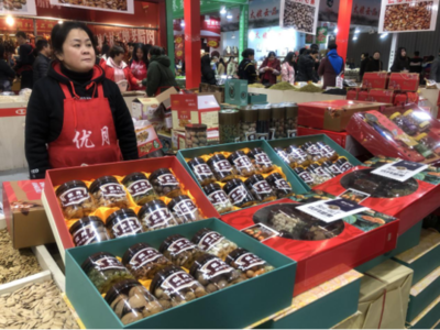 土味兒洋味兒齊上陣，年貨節(jié)休閑食品銷售井噴